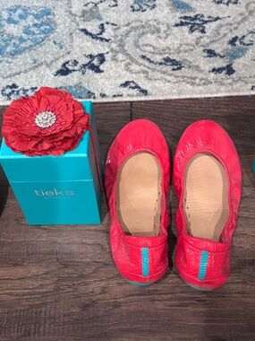 Tieks Raspberry Truffle Size 8